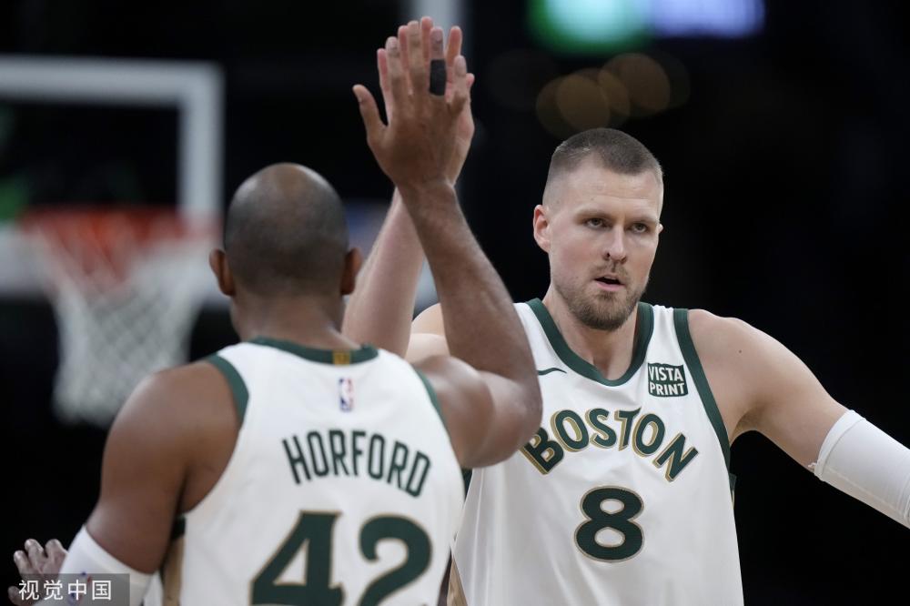 日本队背后 日本队背后