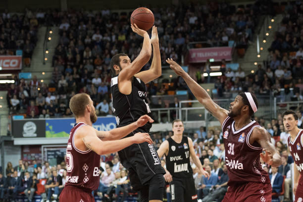 员扬尼斯 员扬尼斯